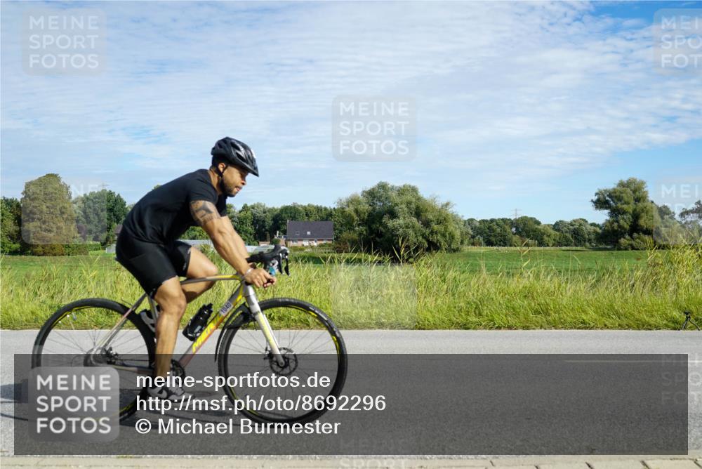 31.08.2025 - Elbe Triathlon Hamburg Michael Burmester http://msf.ph/oto/8692296 31.08.2025 10:31:37 Radfahren 1040, 1143 meine-sportfotos.de