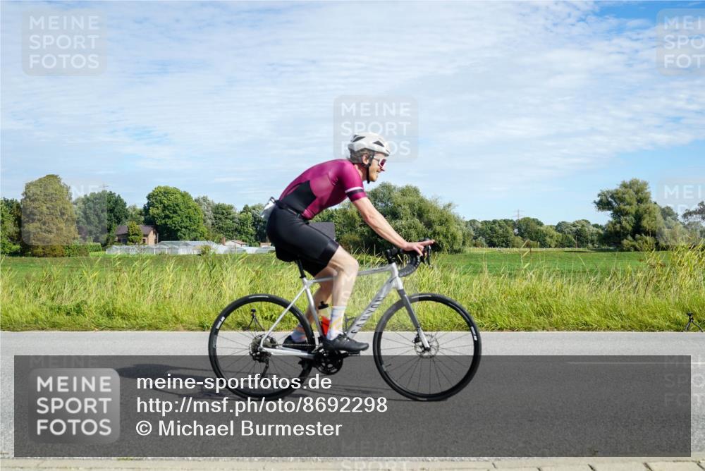 31.08.2025 - Elbe Triathlon Hamburg Michael Burmester http://msf.ph/oto/8692298 31.08.2025 10:31:44 Radfahren 868, 906, 1014, 1143 meine-sportfotos.de