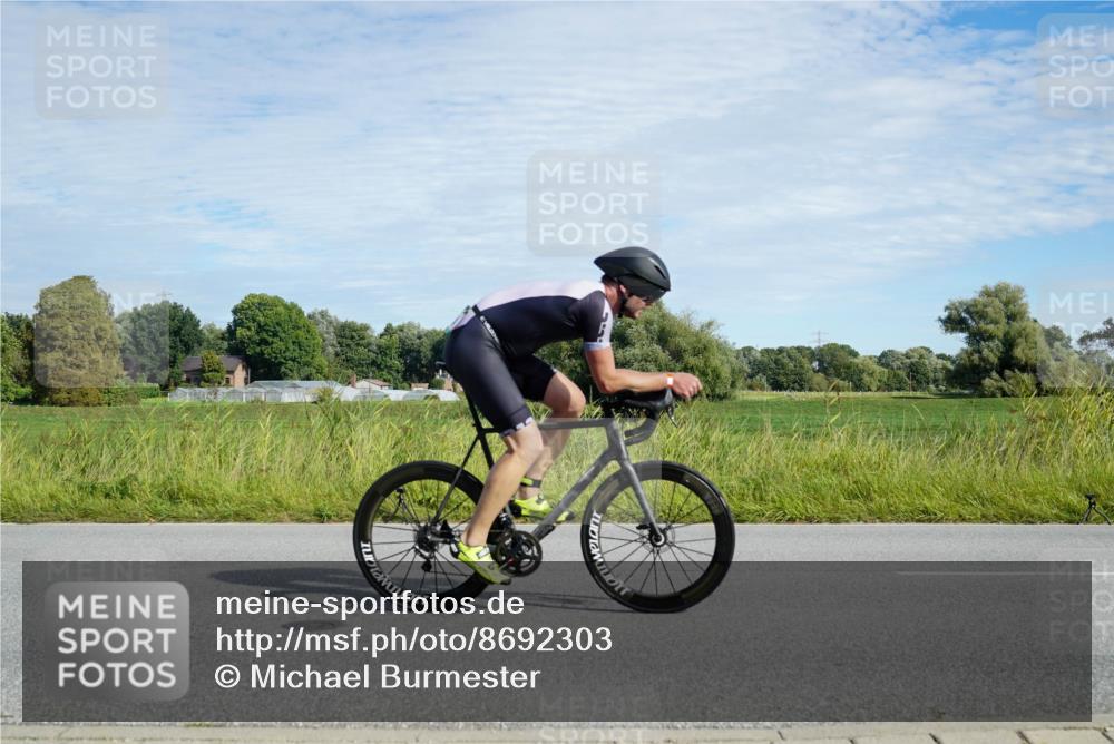 31.08.2025 - Elbe Triathlon Hamburg Michael Burmester http://msf.ph/oto/8692303 31.08.2025 10:31:54 Radfahren 886, 912, 1224 meine-sportfotos.de
