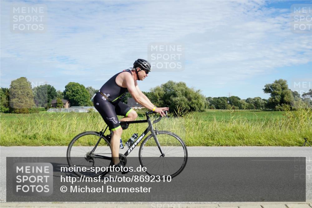 31.08.2025 - Elbe Triathlon Hamburg Michael Burmester http://msf.ph/oto/8692310 31.08.2025 10:32:09 Radfahren 679, 787, 938, 1032, 1144 meine-sportfotos.de