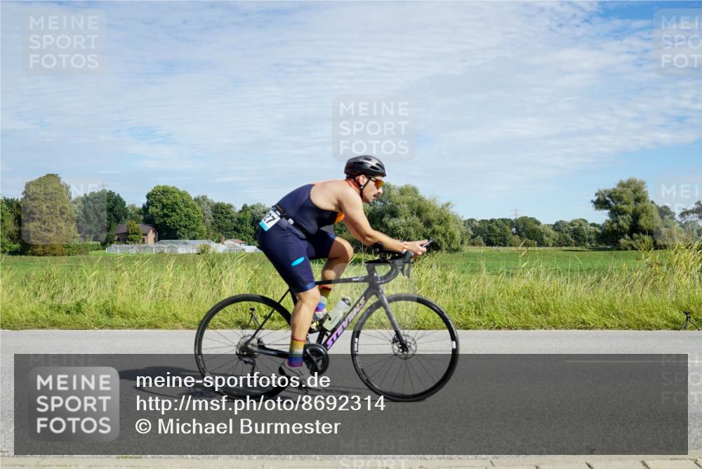 31.08.2025 - Elbe Triathlon Hamburg Michael Burmester http://msf.ph/oto/8692314 31.08.2025 10:32:17 Radfahren 1032, 1127, 1213 meine-sportfotos.de