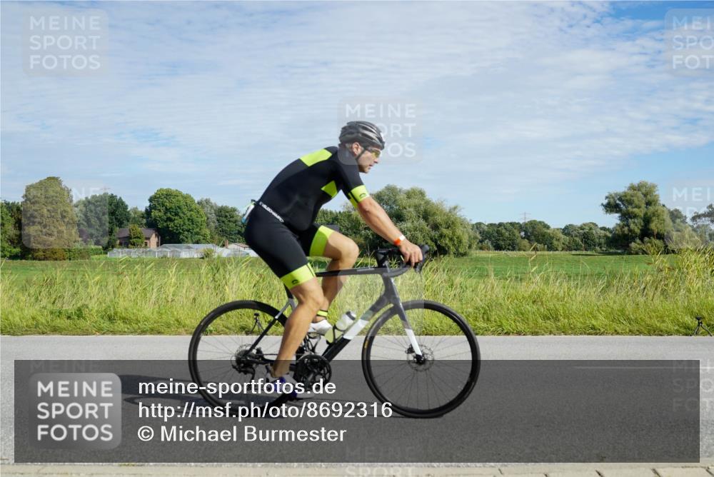 31.08.2025 - Elbe Triathlon Hamburg Michael Burmester http://msf.ph/oto/8692316 31.08.2025 10:32:21 Radfahren 732, 919, 1213 meine-sportfotos.de