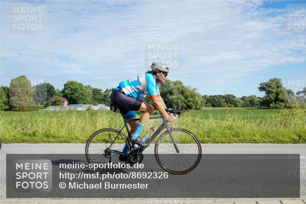 31.08.2025 - Elbe Triathlon Hamburg Michael Burmester http://msf.ph/oto/8692326 31.08.2025 10:32:38 Radfahren 786, 896, 932, 1168, 1174, 1185, 1226, 1240 meine-sportfotos.de