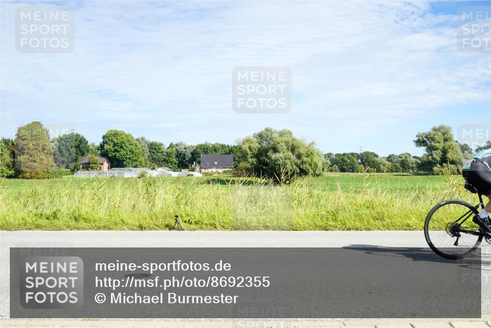 31.08.2025 - Elbe Triathlon Hamburg Michael Burmester http://msf.ph/oto/8692355 31.08.2025 10:33:30 Radfahren 826, 838, 850, 859, 908, 1211, 1235, 1241 meine-sportfotos.de