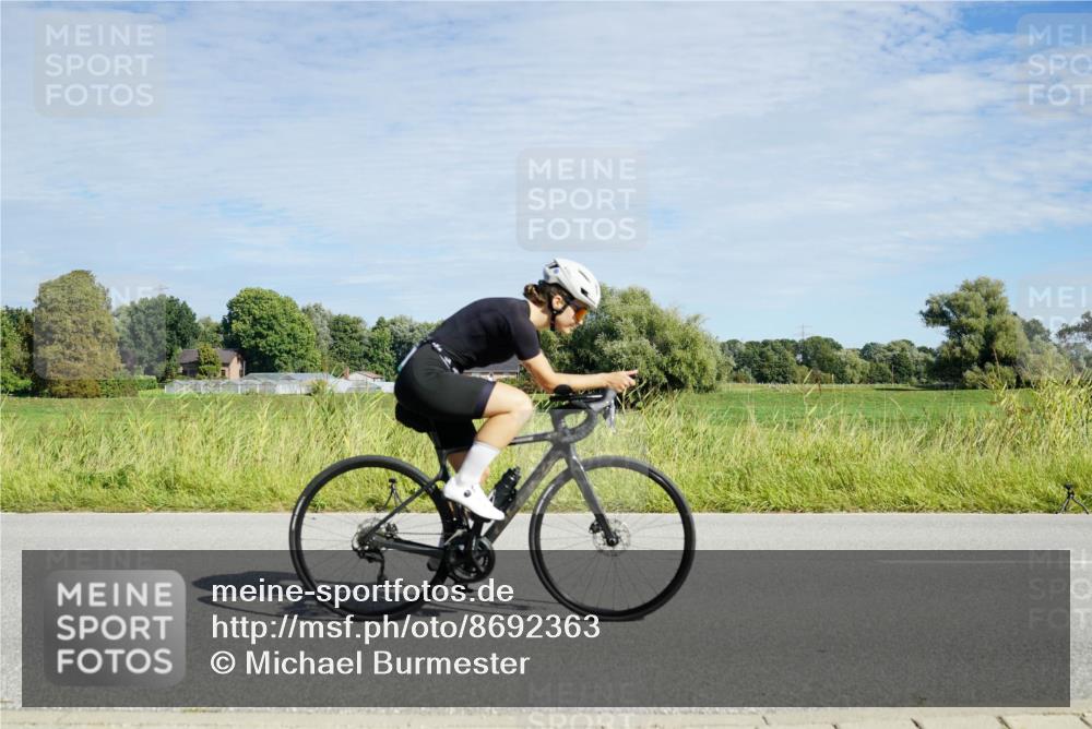 31.08.2025 - Elbe Triathlon Hamburg Michael Burmester http://msf.ph/oto/8692363 31.08.2025 10:33:42 Radfahren 758, 820, 823, 825, 869, 1223 meine-sportfotos.de