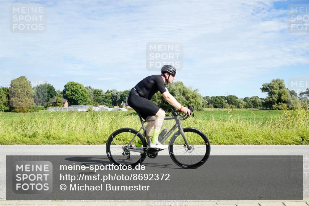 31.08.2025 - Elbe Triathlon Hamburg Michael Burmester http://msf.ph/oto/8692372 31.08.2025 10:34:07 Radfahren 874, 909, 1090, 1136, 1225 meine-sportfotos.de