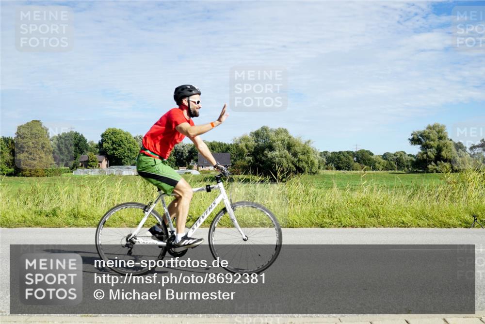 31.08.2025 - Elbe Triathlon Hamburg Michael Burmester http://msf.ph/oto/8692381 31.08.2025 10:34:25 Radfahren 1146, 1176 meine-sportfotos.de