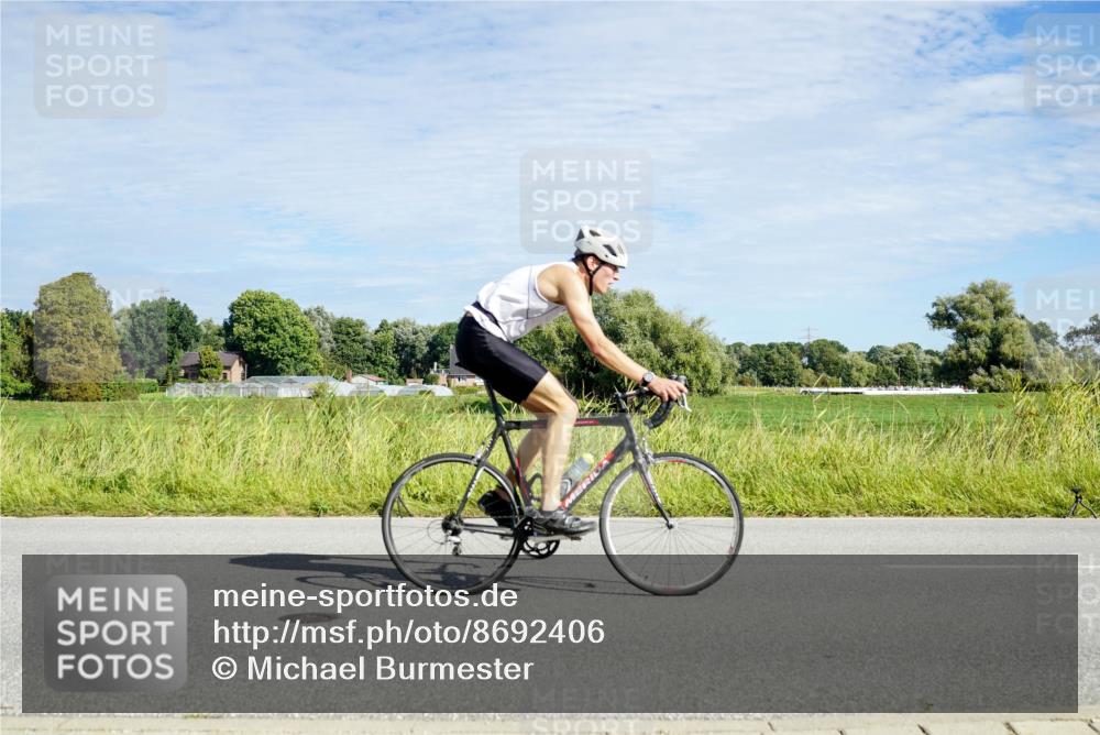 31.08.2025 - Elbe Triathlon Hamburg Michael Burmester http://msf.ph/oto/8692406 31.08.2025 10:35:10 Radfahren 794, 957, 1034, 1126, 1236 meine-sportfotos.de