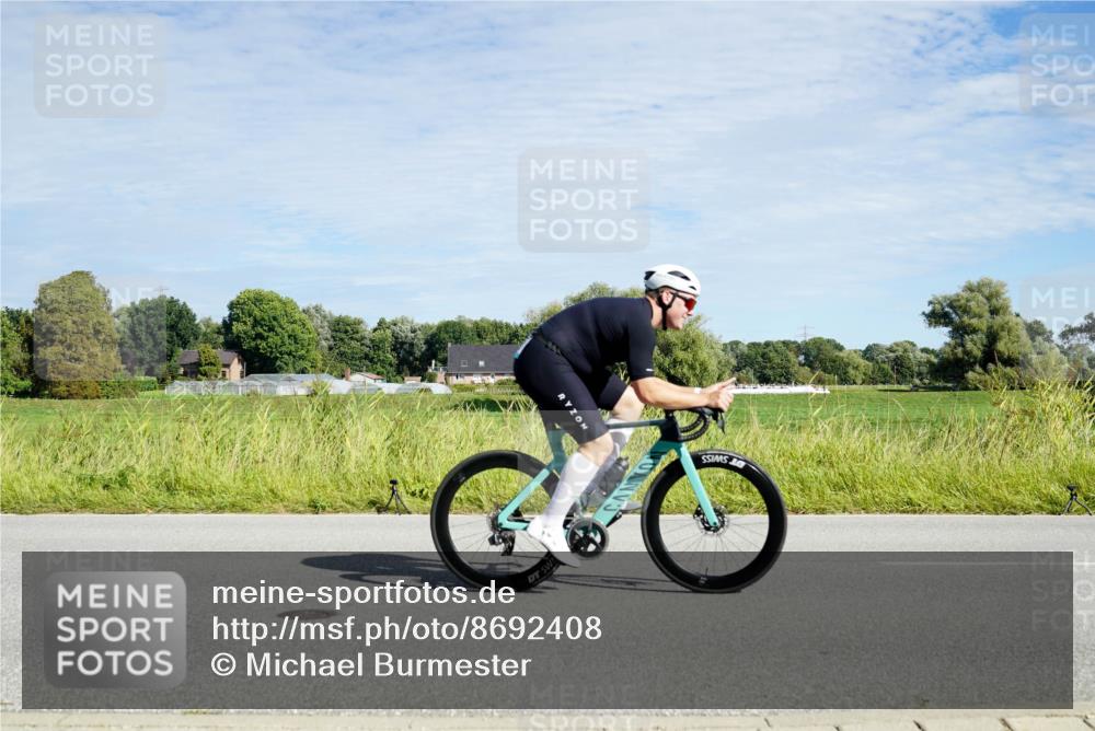 31.08.2025 - Elbe Triathlon Hamburg Michael Burmester http://msf.ph/oto/8692408 31.08.2025 10:35:18 Radfahren 856, 960 meine-sportfotos.de