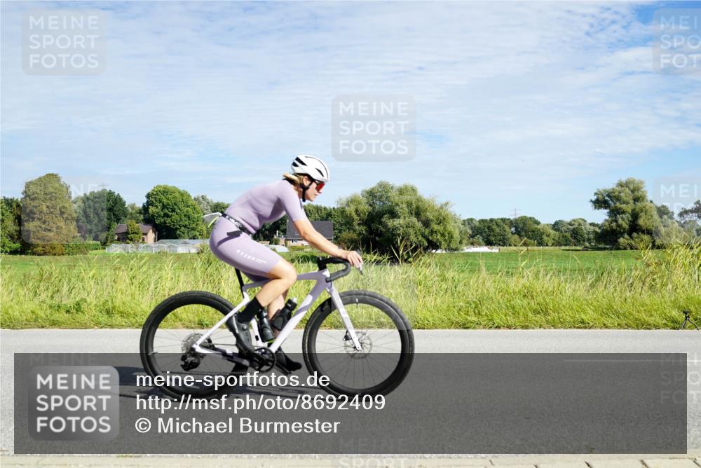 31.08.2025 - Elbe Triathlon Hamburg Michael Burmester http://msf.ph/oto/8692409 31.08.2025 10:35:21 Radfahren 856, 960 meine-sportfotos.de