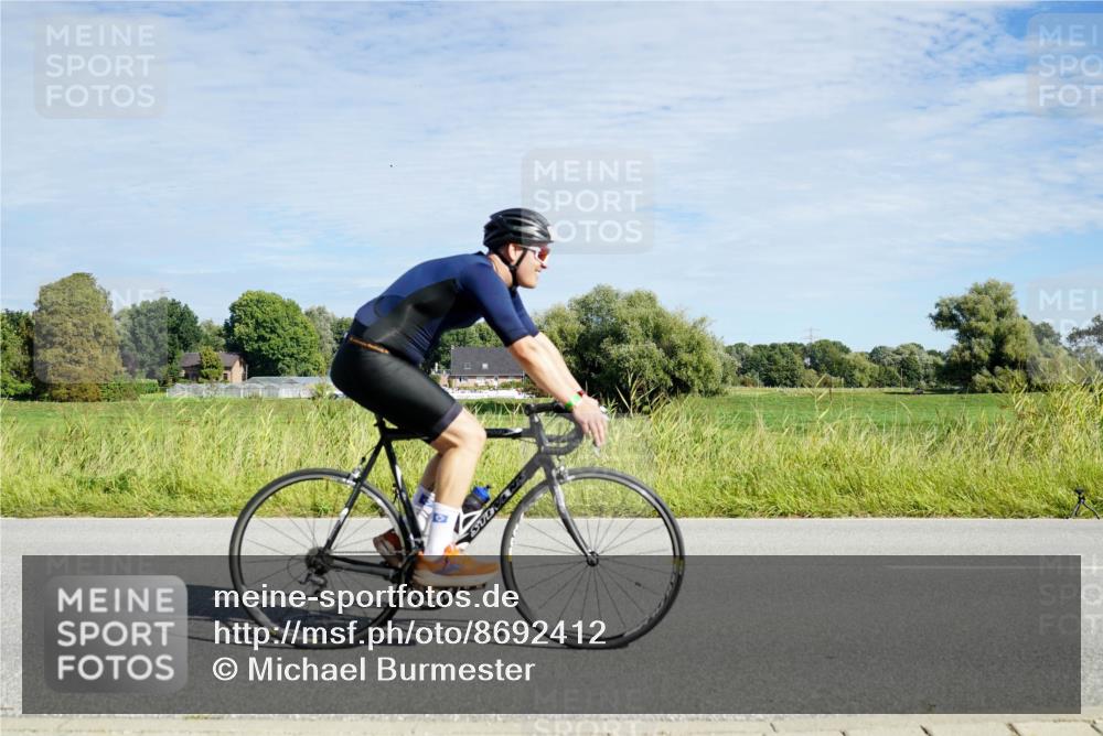 31.08.2025 - Elbe Triathlon Hamburg Michael Burmester http://msf.ph/oto/8692412 31.08.2025 10:35:34 Radfahren 777, 803, 903, 986, 1081, 1100 meine-sportfotos.de