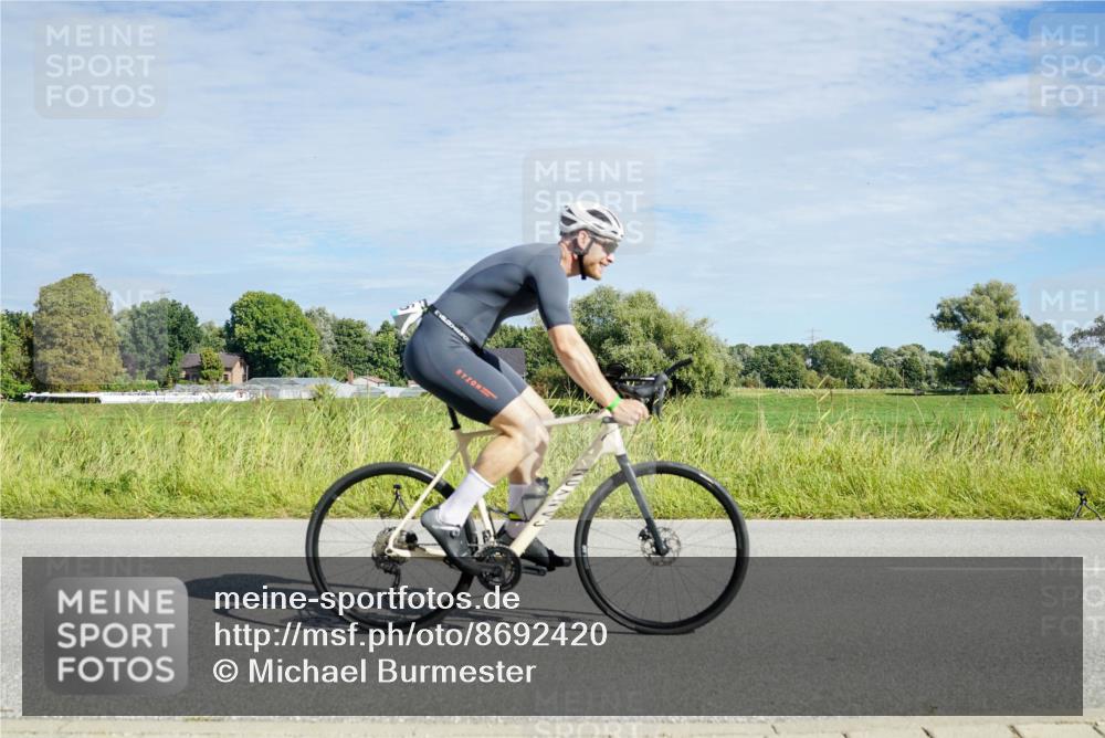 31.08.2025 - Elbe Triathlon Hamburg Michael Burmester http://msf.ph/oto/8692420 31.08.2025 10:35:47 Radfahren 921, 930, 1036, 1064, 1186, 1228, 1237 meine-sportfotos.de