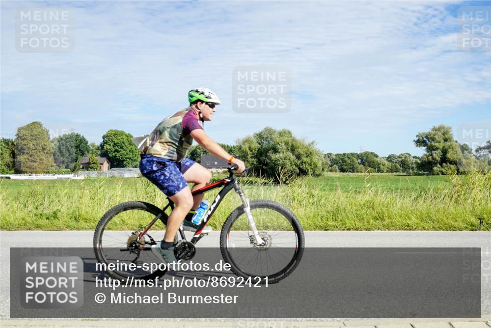 31.08.2025 - Elbe Triathlon Hamburg Michael Burmester http://msf.ph/oto/8692421 31.08.2025 10:35:50 Radfahren 921, 930, 1005, 1036, 1064, 1186, 1237 meine-sportfotos.de