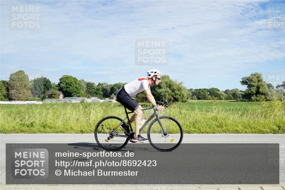 31.08.2025 - Elbe Triathlon Hamburg Michael Burmester http://msf.ph/oto/8692423 31.08.2025 10:35:51 Radfahren 921, 930, 1005, 1064, 1186, 1237 meine-sportfotos.de