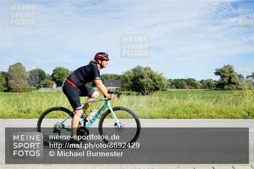 31.08.2025 - Elbe Triathlon Hamburg Michael Burmester http://msf.ph/oto/8692429 31.08.2025 10:35:58 Radfahren 760, 911, 923, 1005, 1125, 1199, 1229 meine-sportfotos.de