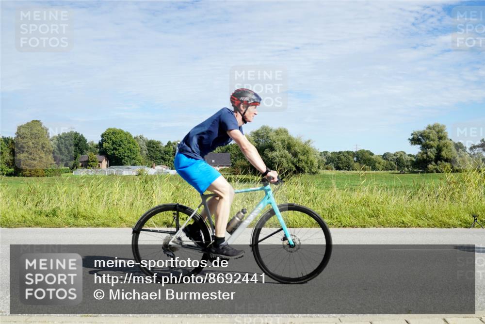 31.08.2025 - Elbe Triathlon Hamburg Michael Burmester http://msf.ph/oto/8692441 31.08.2025 10:36:10 Radfahren 781, 807, 828, 915, 1000, 1001, 1217, 1245 meine-sportfotos.de