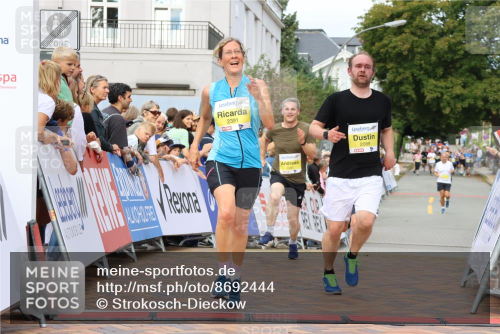 31.08.2025 - 21. Blankeneser Heldenlauf Strokosch-Dieckow http://msf.ph/oto/8692444 31.08.2025 10:29:08 Ziel 2246, 2035, 2457, 2212, 2230, 2391, 2091, 2089 meine-sportfotos.de