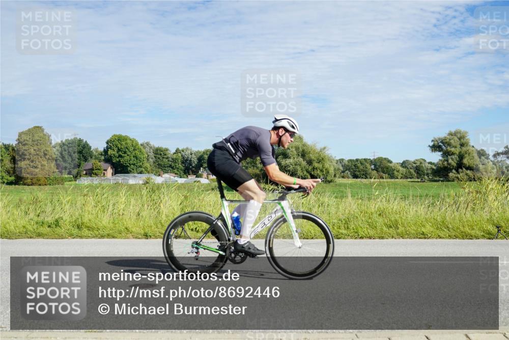 31.08.2025 - Elbe Triathlon Hamburg Michael Burmester http://msf.ph/oto/8692446 31.08.2025 10:36:18 Radfahren 681, 1001, 1009, 1114 meine-sportfotos.de