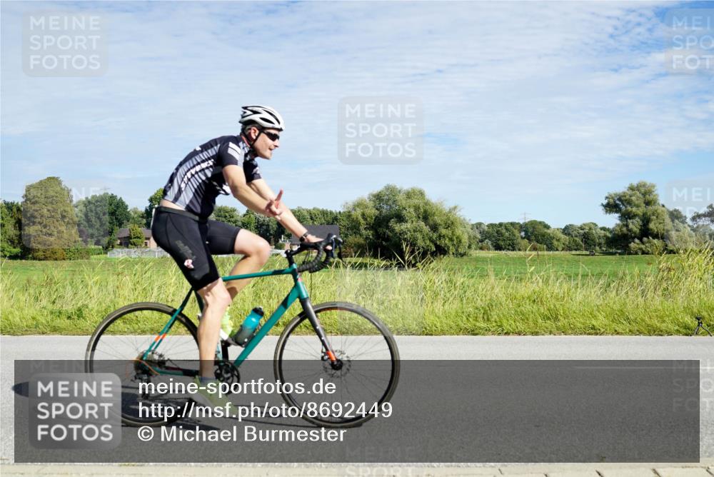 31.08.2025 - Elbe Triathlon Hamburg Michael Burmester http://msf.ph/oto/8692449 31.08.2025 10:36:24 Radfahren 681, 877, 1012 meine-sportfotos.de