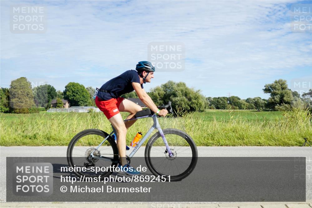 31.08.2025 - Elbe Triathlon Hamburg Michael Burmester http://msf.ph/oto/8692451 31.08.2025 10:36:28 Radfahren 681, 877, 1007, 1012 meine-sportfotos.de