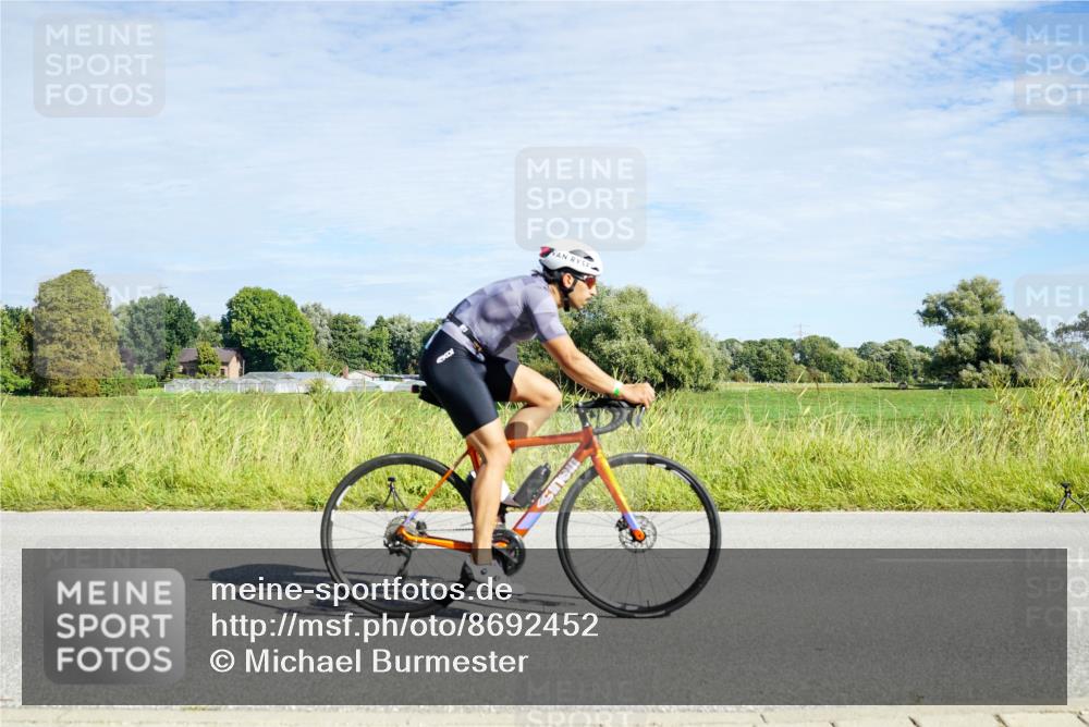 31.08.2025 - Elbe Triathlon Hamburg Michael Burmester http://msf.ph/oto/8692452 31.08.2025 10:36:34 Radfahren 1007, 1024, 1042, 1159, 1222 meine-sportfotos.de