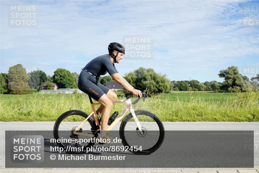 31.08.2025 - Elbe Triathlon Hamburg Michael Burmester http://msf.ph/oto/8692454 31.08.2025 10:36:37 Radfahren 920, 1007, 1024, 1042, 1113, 1159, 1222 meine-sportfotos.de