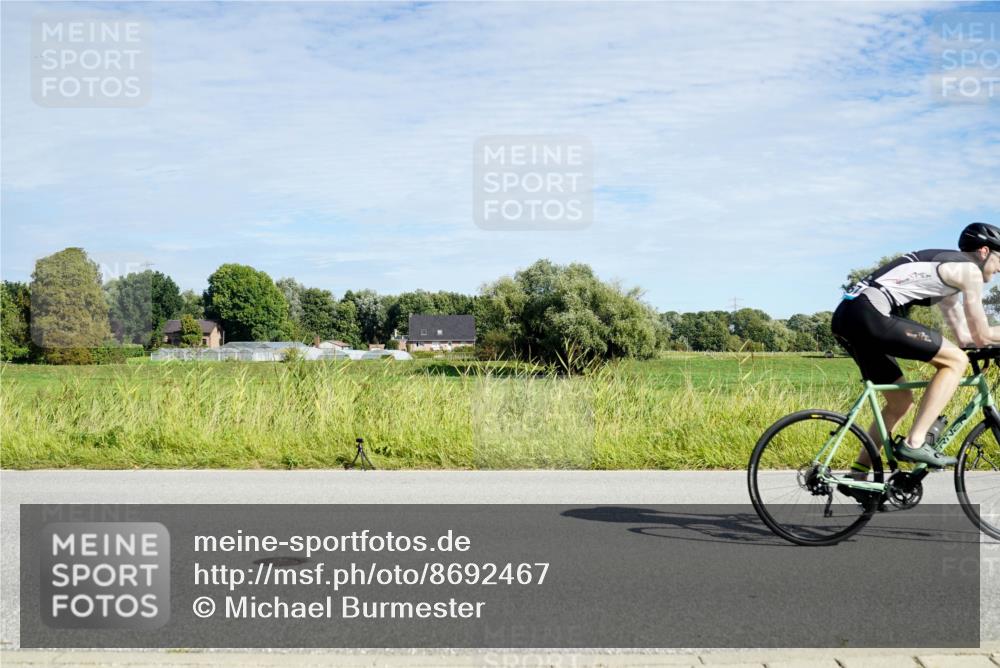 31.08.2025 - Elbe Triathlon Hamburg Michael Burmester http://msf.ph/oto/8692467 31.08.2025 10:36:50 Radfahren 963, 983, 998, 1056, 1067, 1124, 1135, 1178 meine-sportfotos.de