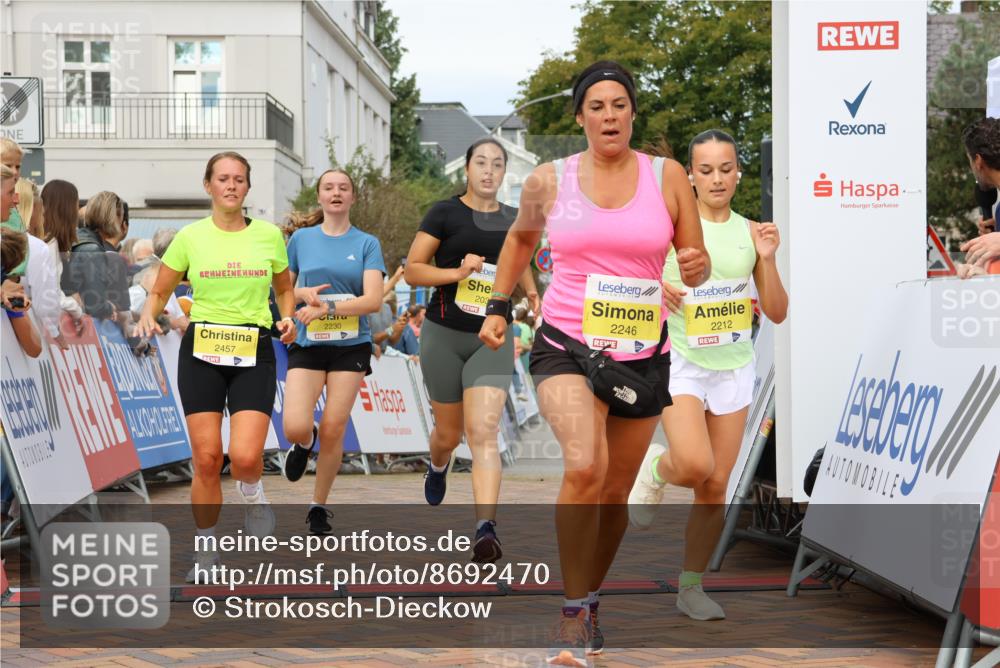 31.08.2025 - 21. Blankeneser Heldenlauf Strokosch-Dieckow http://msf.ph/oto/8692470 31.08.2025 10:29:03 Ziel 2246, 2035, 2457, 2212, 2230, 2381 meine-sportfotos.de