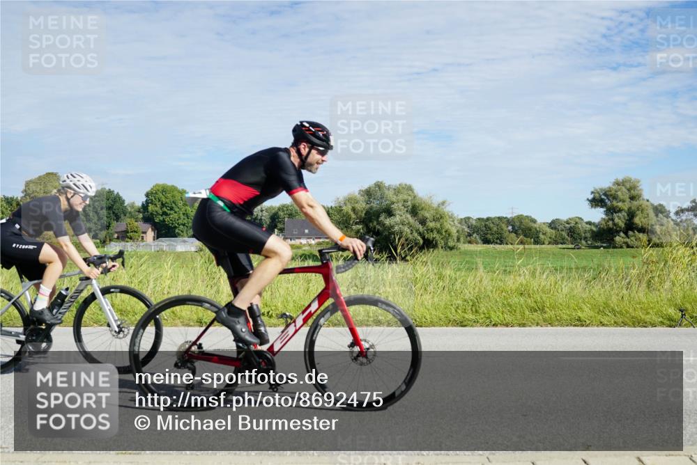 31.08.2025 - Elbe Triathlon Hamburg Michael Burmester http://msf.ph/oto/8692475 31.08.2025 10:37:02 Radfahren 796, 810, 814, 816, 892, 939, 1030, 1085, 1194, 1207 meine-sportfotos.de