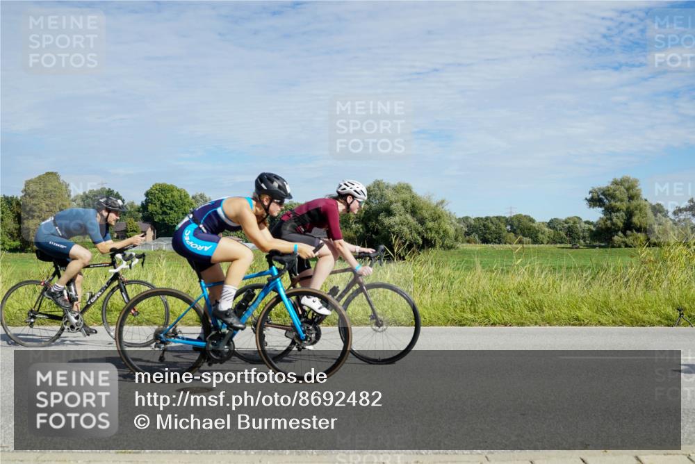 31.08.2025 - Elbe Triathlon Hamburg Michael Burmester http://msf.ph/oto/8692482 31.08.2025 10:37:12 Radfahren 808, 822, 880, 931, 984, 989, 1052, 1063, 1086, 1192, 1304 meine-sportfotos.de