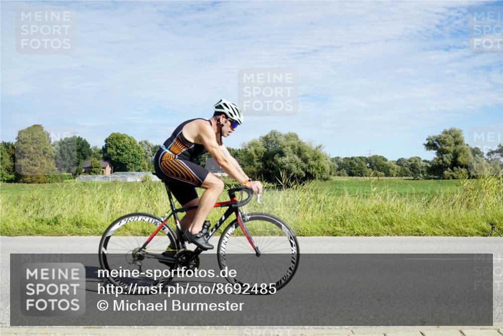 31.08.2025 - Elbe Triathlon Hamburg Michael Burmester http://msf.ph/oto/8692485 31.08.2025 10:37:14 Radfahren 808, 822, 880, 931, 984, 989, 1052, 1063, 1086, 1192 meine-sportfotos.de
