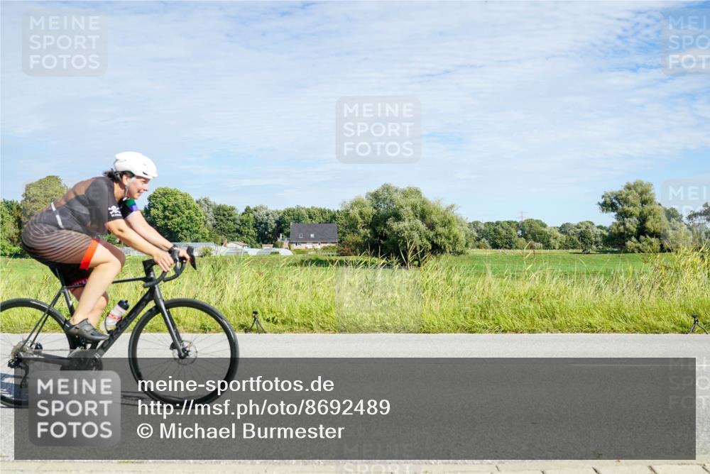 31.08.2025 - Elbe Triathlon Hamburg Michael Burmester http://msf.ph/oto/8692489 31.08.2025 10:37:24 Radfahren 907, 974 meine-sportfotos.de