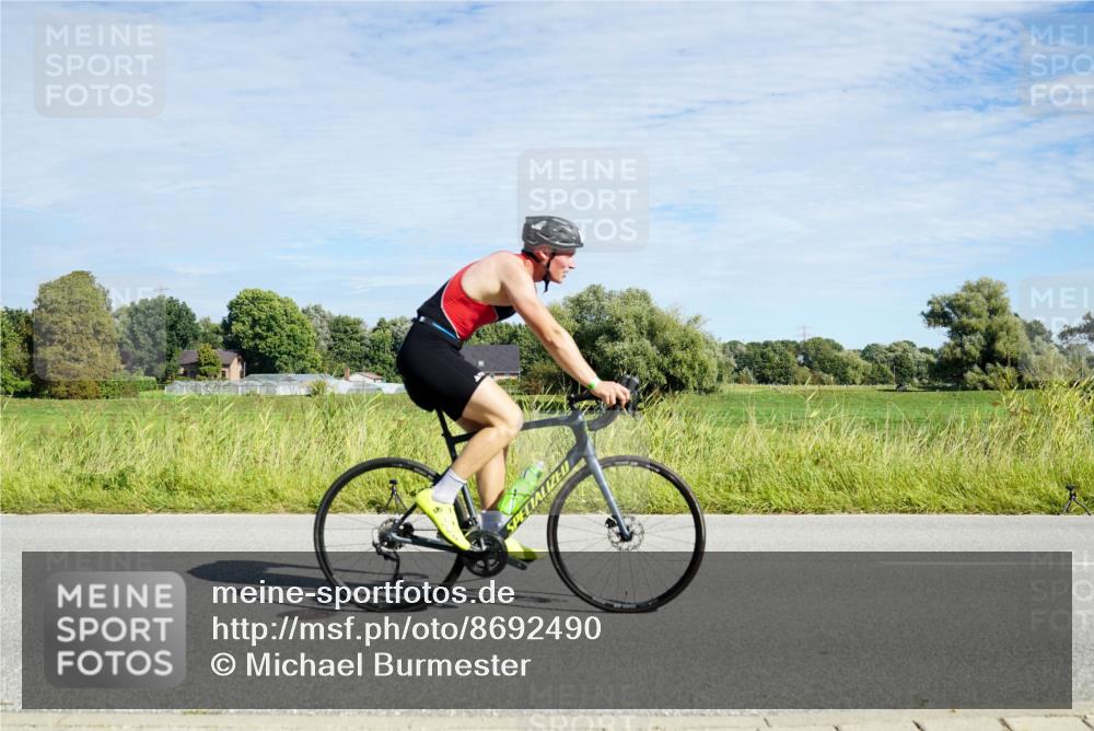 31.08.2025 - Elbe Triathlon Hamburg Michael Burmester http://msf.ph/oto/8692490 31.08.2025 10:37:30 Radfahren 974 meine-sportfotos.de