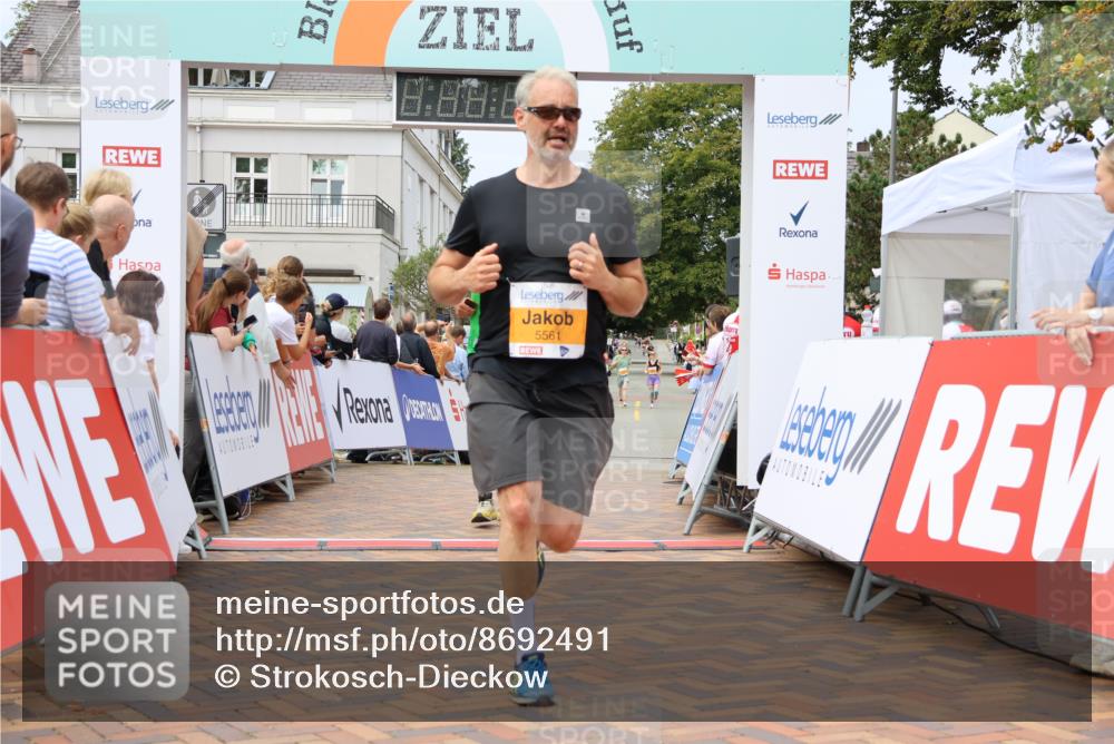 31.08.2025 - 21. Blankeneser Heldenlauf Strokosch-Dieckow http://msf.ph/oto/8692491 31.08.2025 12:38:04 Ziel 5561, 4076 meine-sportfotos.de