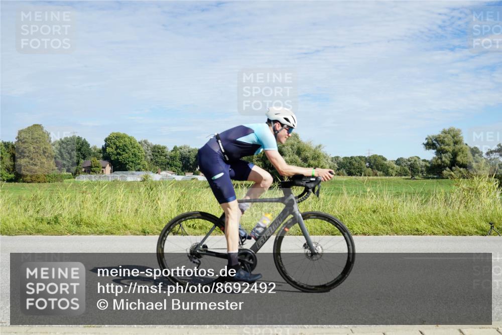 31.08.2025 - Elbe Triathlon Hamburg Michael Burmester http://msf.ph/oto/8692492 31.08.2025 10:37:38 Radfahren 902, 1076, 1287 meine-sportfotos.de