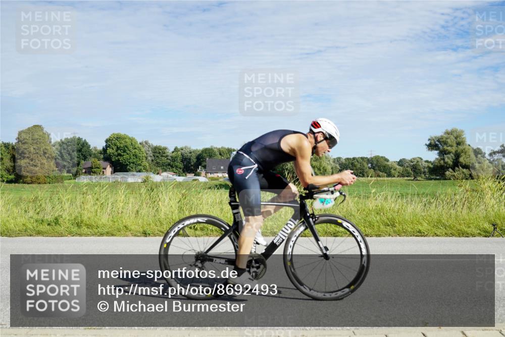 31.08.2025 - Elbe Triathlon Hamburg Michael Burmester http://msf.ph/oto/8692493 31.08.2025 10:37:39 Radfahren 902, 1076, 1133, 1287 meine-sportfotos.de
