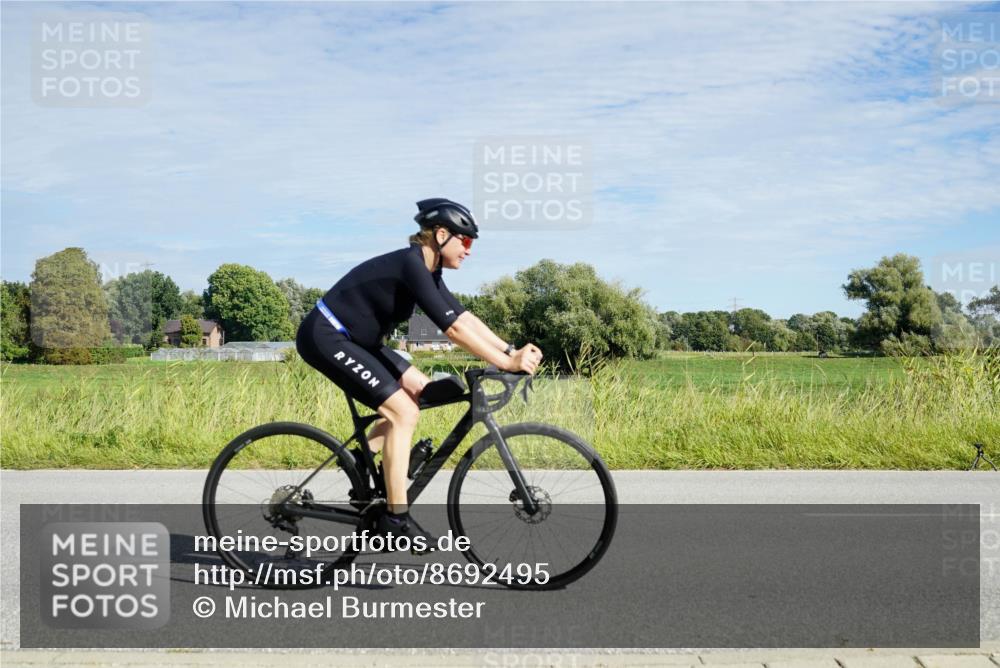 31.08.2025 - Elbe Triathlon Hamburg Michael Burmester http://msf.ph/oto/8692495 31.08.2025 10:37:42 Radfahren 902, 1076, 1133, 1287 meine-sportfotos.de