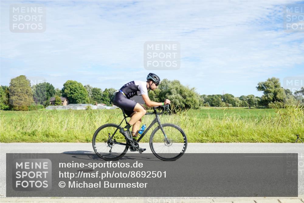 31.08.2025 - Elbe Triathlon Hamburg Michael Burmester http://msf.ph/oto/8692501 31.08.2025 10:37:54 Radfahren 749, 950, 978, 1049, 1070, 1166 meine-sportfotos.de