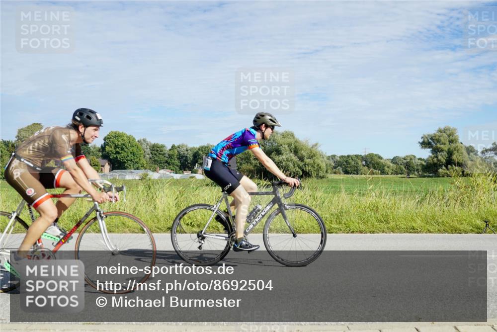 31.08.2025 - Elbe Triathlon Hamburg Michael Burmester http://msf.ph/oto/8692504 31.08.2025 10:38:00 Radfahren 950, 1051, 1070, 1088, 1166, 1315 meine-sportfotos.de