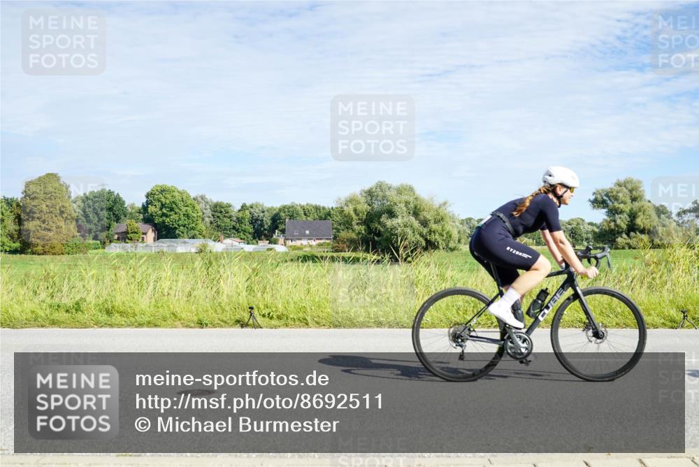 31.08.2025 - Elbe Triathlon Hamburg Michael Burmester http://msf.ph/oto/8692511 31.08.2025 10:38:09 Radfahren 879, 981, 1016, 1047, 1083 meine-sportfotos.de