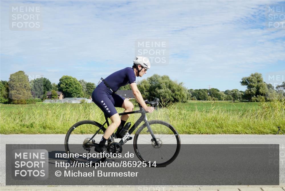 31.08.2025 - Elbe Triathlon Hamburg Michael Burmester http://msf.ph/oto/8692514 31.08.2025 10:38:14 Radfahren 824, 832, 844, 1016, 1047, 1048, 1083, 1152 meine-sportfotos.de