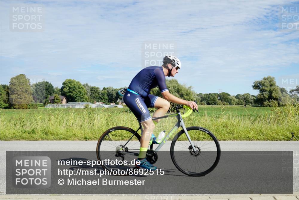 31.08.2025 - Elbe Triathlon Hamburg Michael Burmester http://msf.ph/oto/8692515 31.08.2025 10:38:16 Radfahren 824, 832, 844, 965, 1016, 1047, 1048, 1152 meine-sportfotos.de