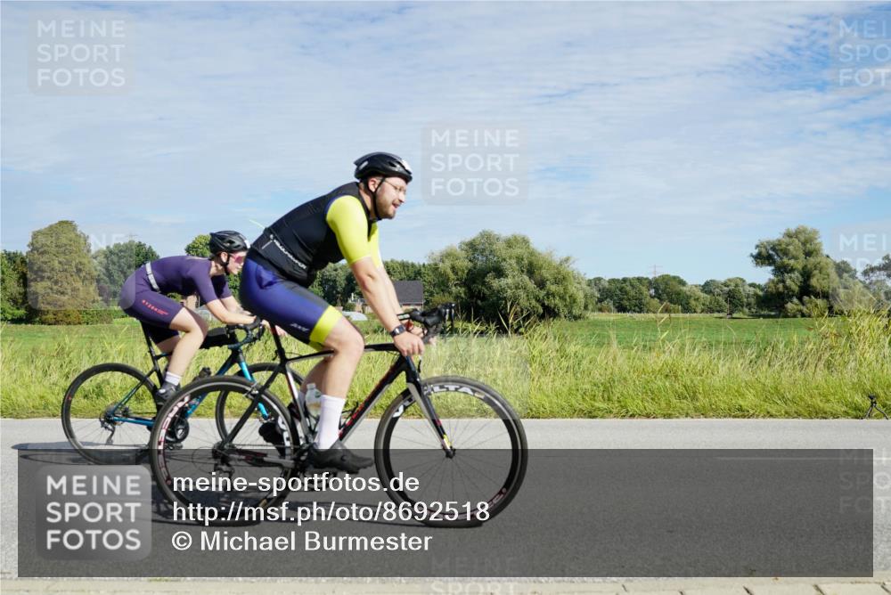 31.08.2025 - Elbe Triathlon Hamburg Michael Burmester http://msf.ph/oto/8692518 31.08.2025 10:38:18 Radfahren 824, 832, 844, 965, 1016, 1047, 1048, 1152 meine-sportfotos.de