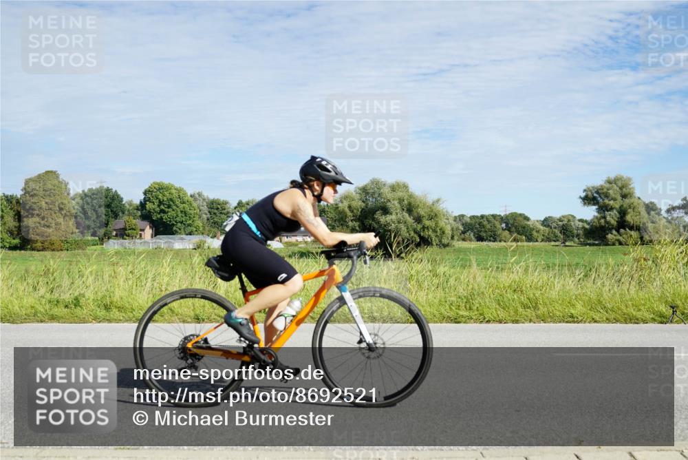 31.08.2025 - Elbe Triathlon Hamburg Michael Burmester http://msf.ph/oto/8692521 31.08.2025 10:38:19 Radfahren 824, 832, 844, 942, 965, 1047, 1048, 1106, 1152 meine-sportfotos.de