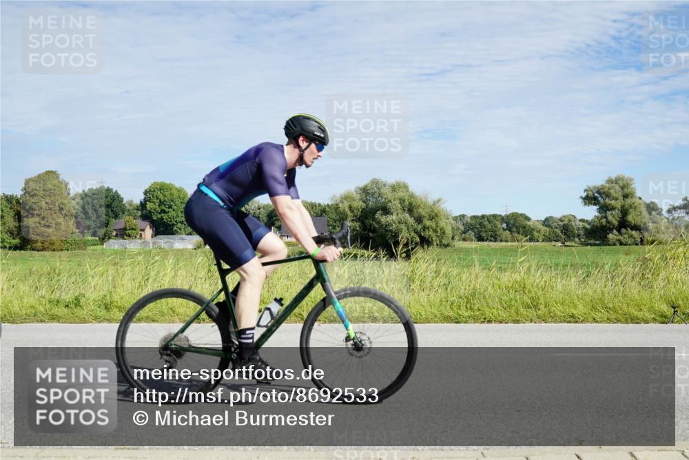 31.08.2025 - Elbe Triathlon Hamburg Michael Burmester http://msf.ph/oto/8692533 31.08.2025 10:38:31 Radfahren 783, 790, 795, 899, 971, 1077, 1109 meine-sportfotos.de