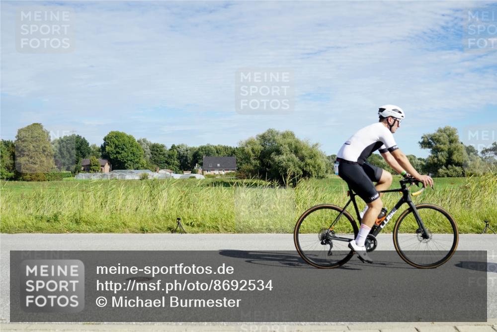 31.08.2025 - Elbe Triathlon Hamburg Michael Burmester http://msf.ph/oto/8692534 31.08.2025 10:38:32 Radfahren 783, 790, 795, 899, 971, 1077, 1109, 1274 meine-sportfotos.de