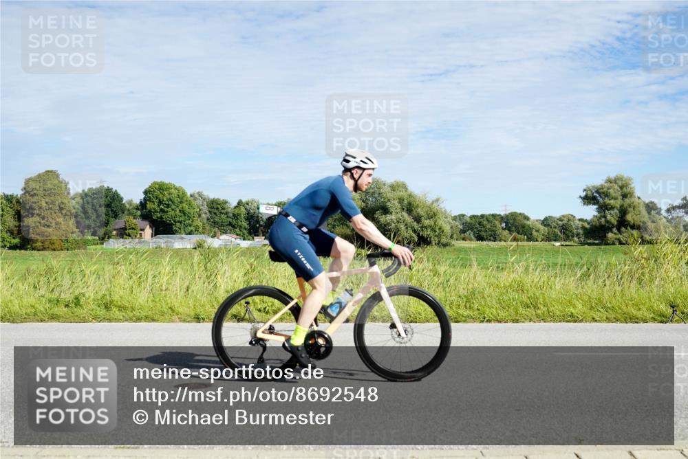 31.08.2025 - Elbe Triathlon Hamburg Michael Burmester http://msf.ph/oto/8692548 31.08.2025 10:38:57 Radfahren 995, 996, 1018, 1122 meine-sportfotos.de