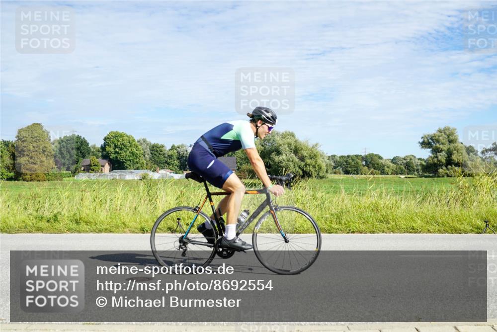 31.08.2025 - Elbe Triathlon Hamburg Michael Burmester http://msf.ph/oto/8692554 31.08.2025 10:39:12 Radfahren 842, 871, 979 meine-sportfotos.de