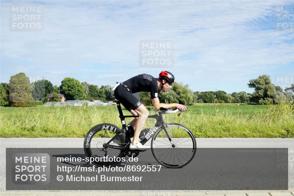 31.08.2025 - Elbe Triathlon Hamburg Michael Burmester http://msf.ph/oto/8692557 31.08.2025 10:39:22 Radfahren 1031, 1065, 1092, 1258, 1278 meine-sportfotos.de