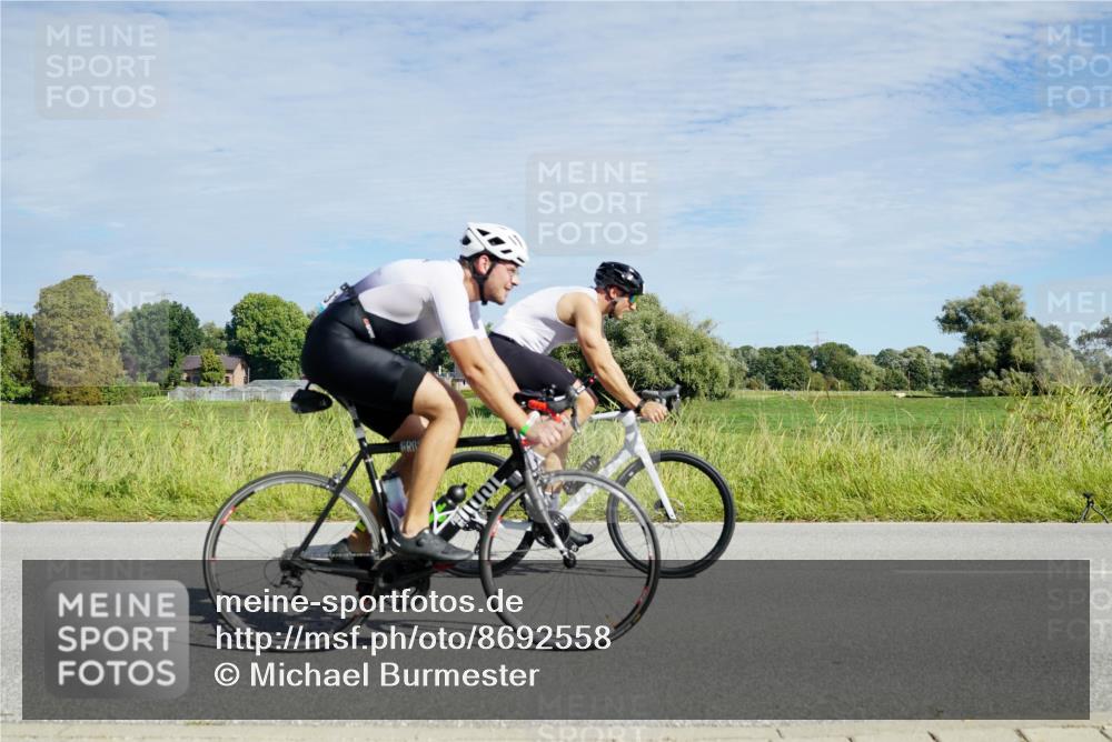 31.08.2025 - Elbe Triathlon Hamburg Michael Burmester http://msf.ph/oto/8692558 31.08.2025 10:39:23 Radfahren 945, 1031, 1065, 1092, 1258, 1278 meine-sportfotos.de